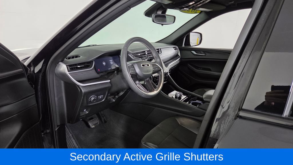 Used 2023 Jeep Grand Cherokee Altitude image 15