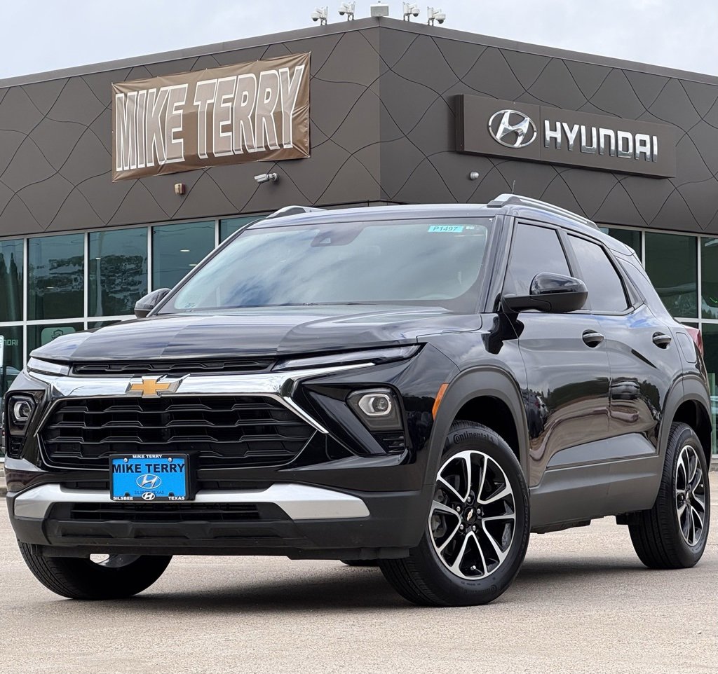 Used 2025 Chevrolet TrailBlazer LT image 1