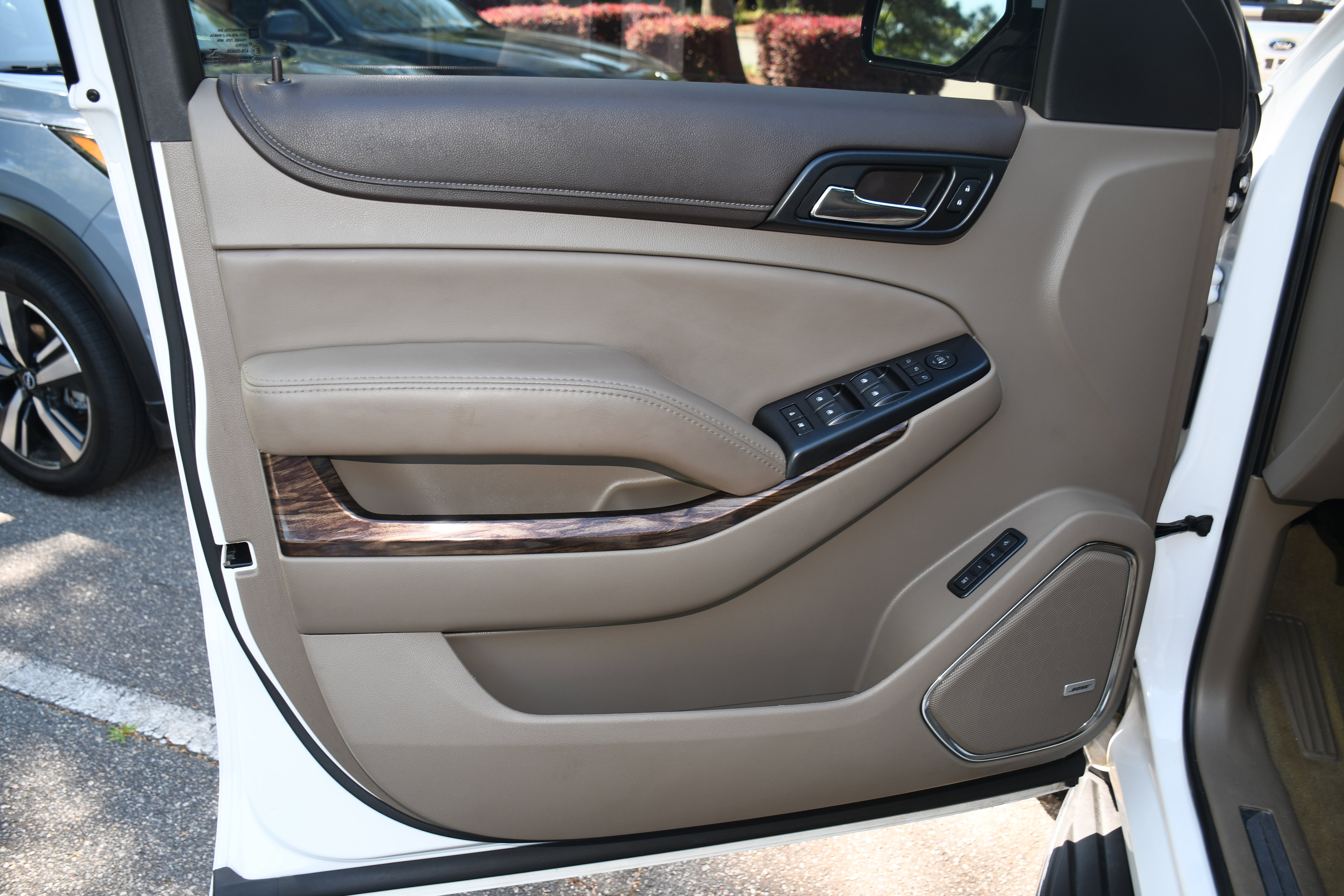 Used 2017 GMC Yukon SLT image 9