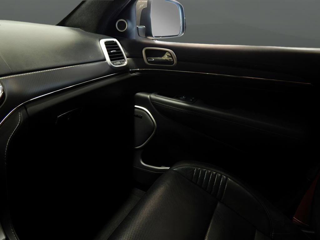 Used 2020 Jeep Grand Cherokee SRT image 22