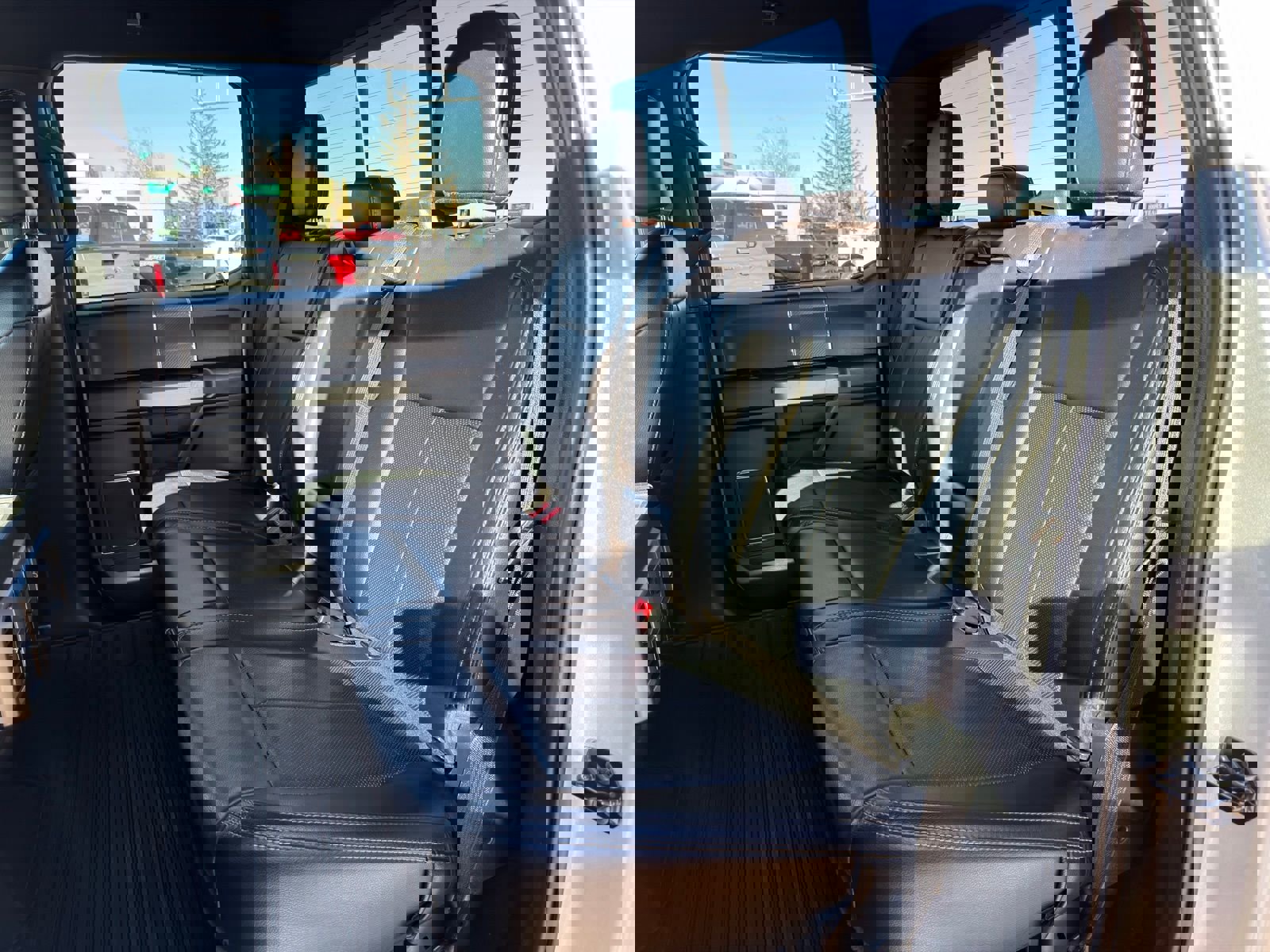 Used 2019 Ford F150 Lariat image 32