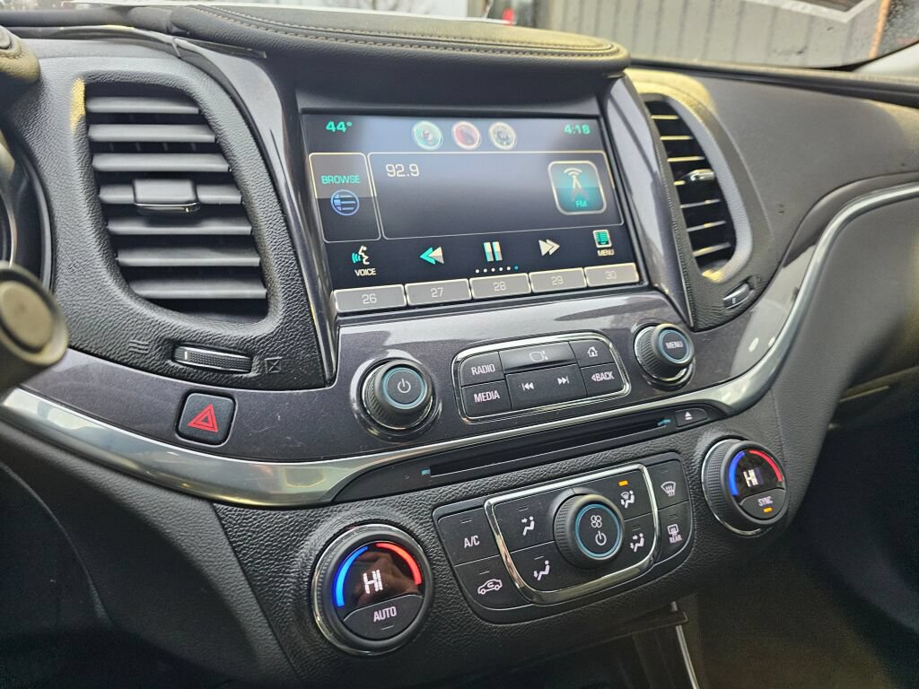 Used 2015 Chevrolet Impala LT FWD image 28