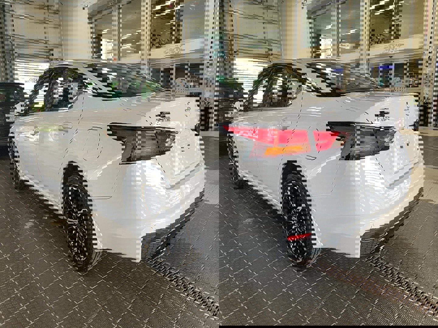 Used 2025 Nissan Altima 2.5 SR w/ SR Premium Package image 17