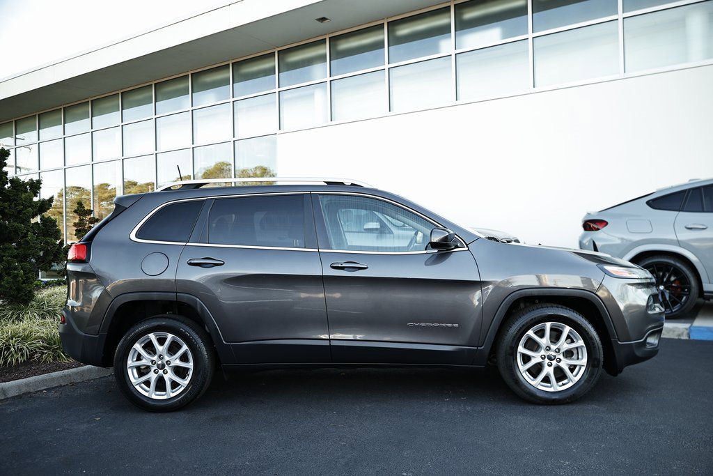 Used 2018 Jeep Cherokee Latitude Plus w/ Comfort/Convenience Group image 4