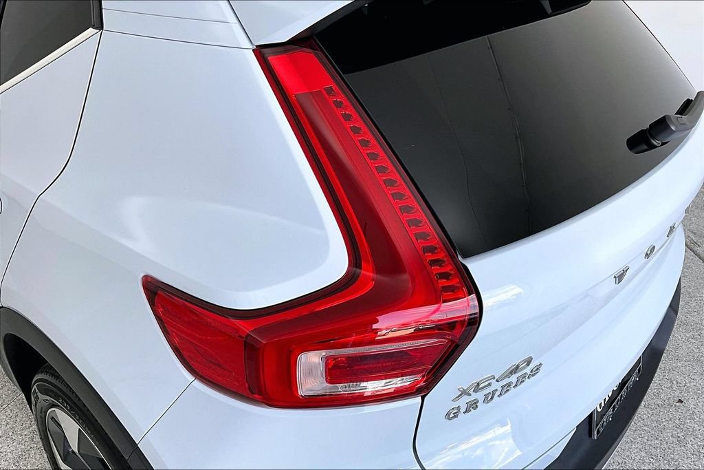 Certified 2024 Volvo XC40 B5 Core w/ Protection Package Premier AWD/4WD image 38