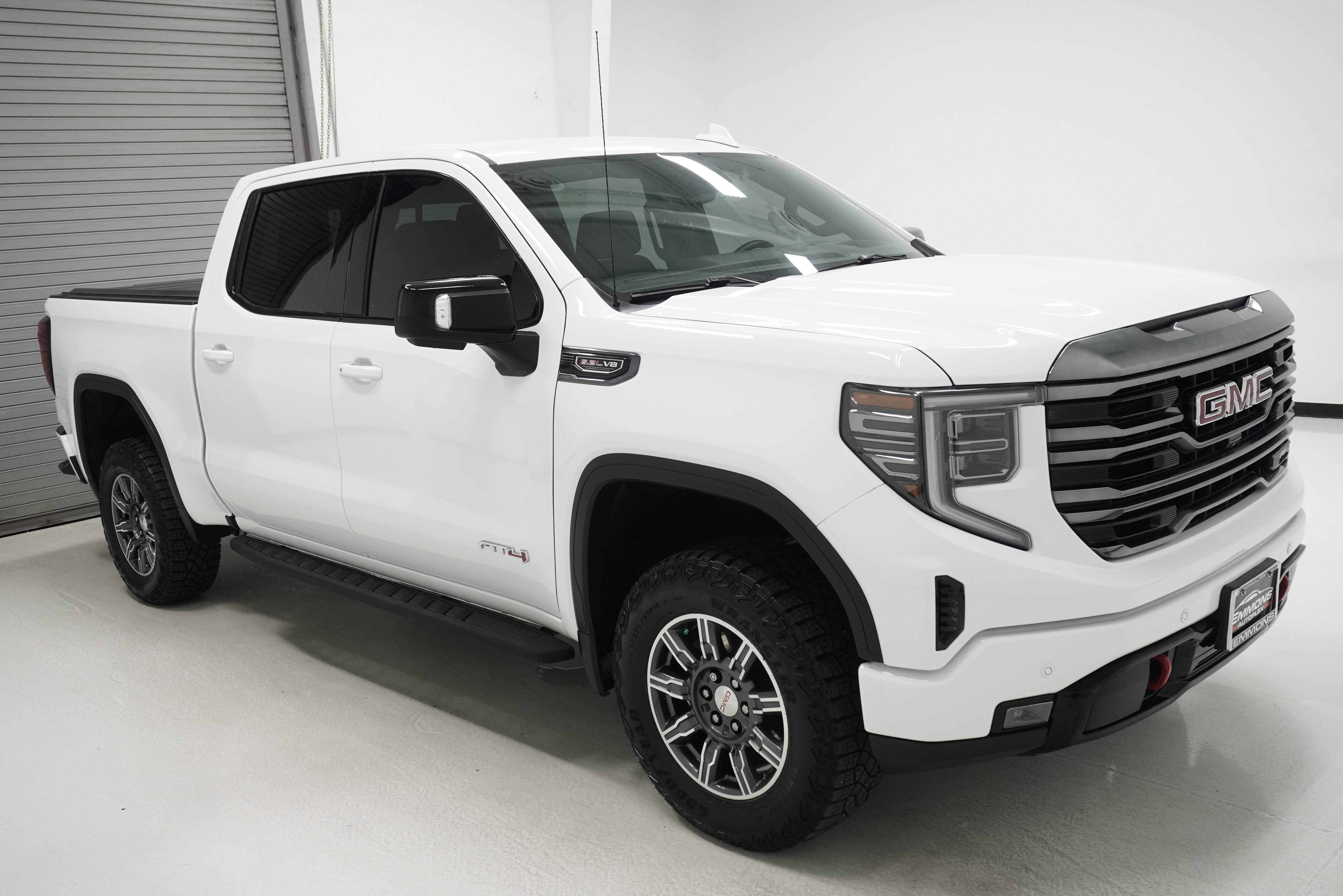 Used 2024 GMC Sierra 1500 AT4 w/ Technology Package AWD/4WD image 3
