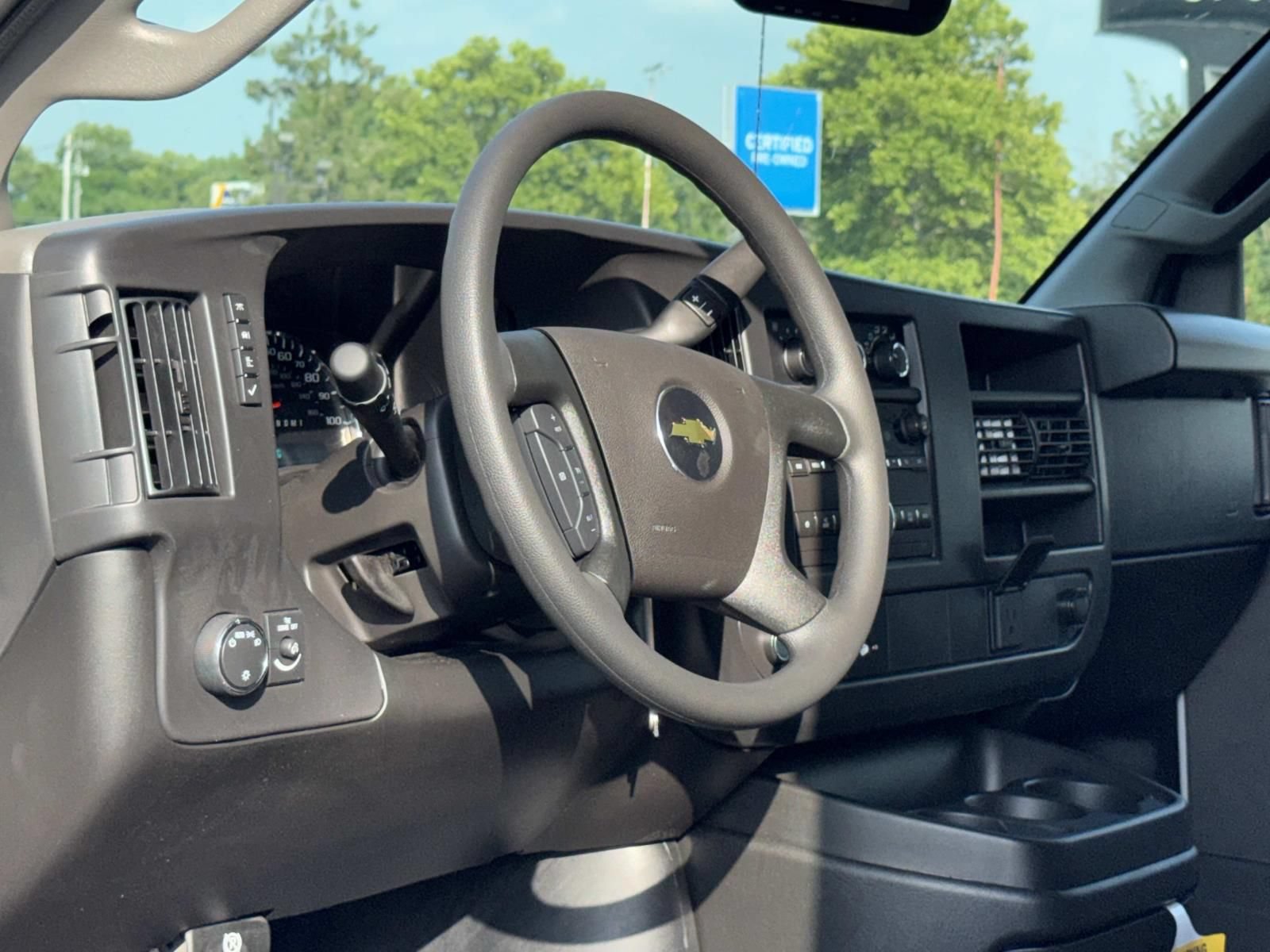 New 2026 Chevrolet Express 4500 w/ Power Convenience Package RWD image 25