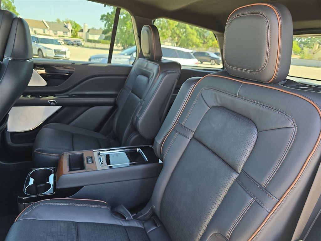 New 2025 Lincoln Aviator Black Label image 14
