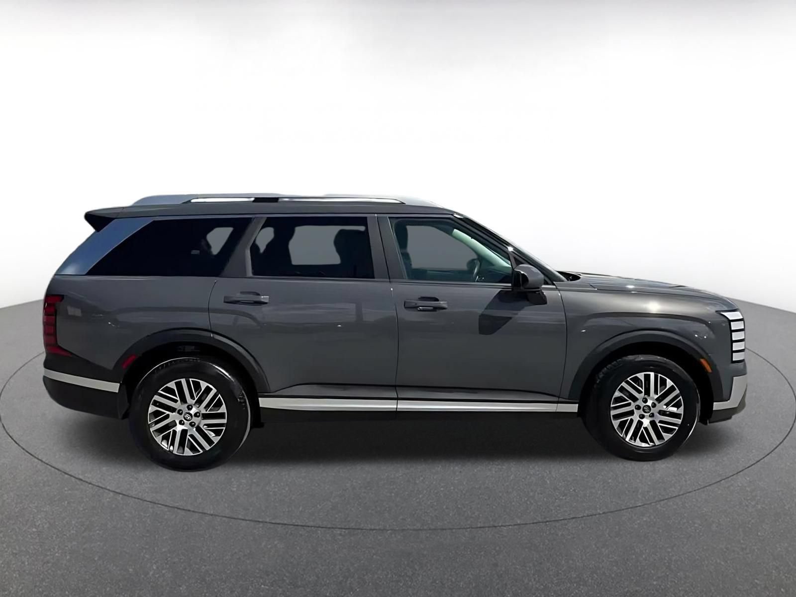 Used 2026 Hyundai Palisade SEL FWD image 15