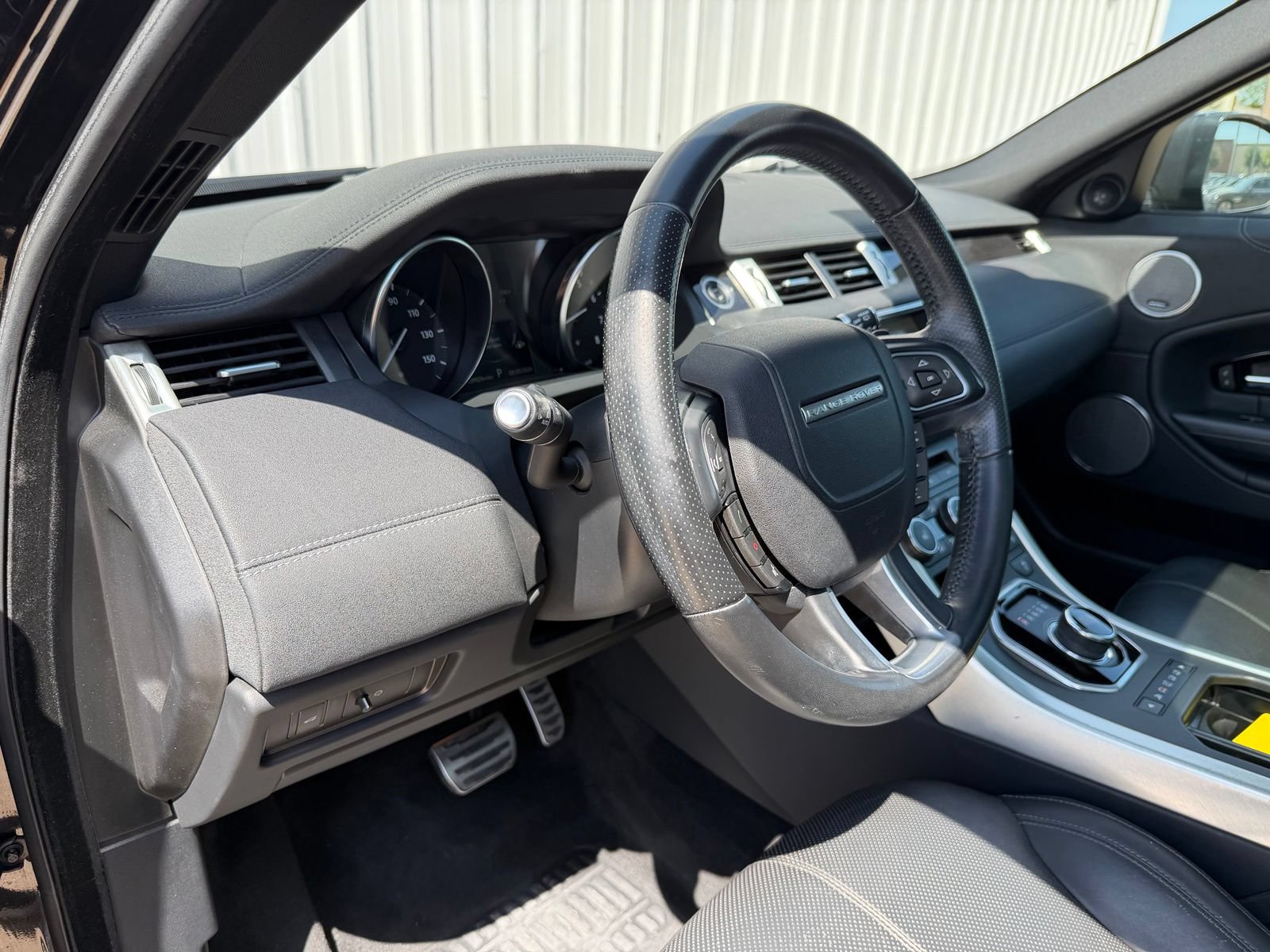 Used 2019 Land Rover Range Rover Evoque HSE Dynamic AWD/4WD image 18