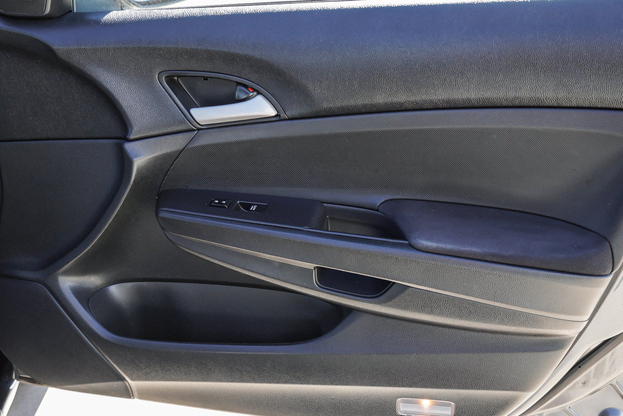 Used 2010 Honda Accord LX-P image 27