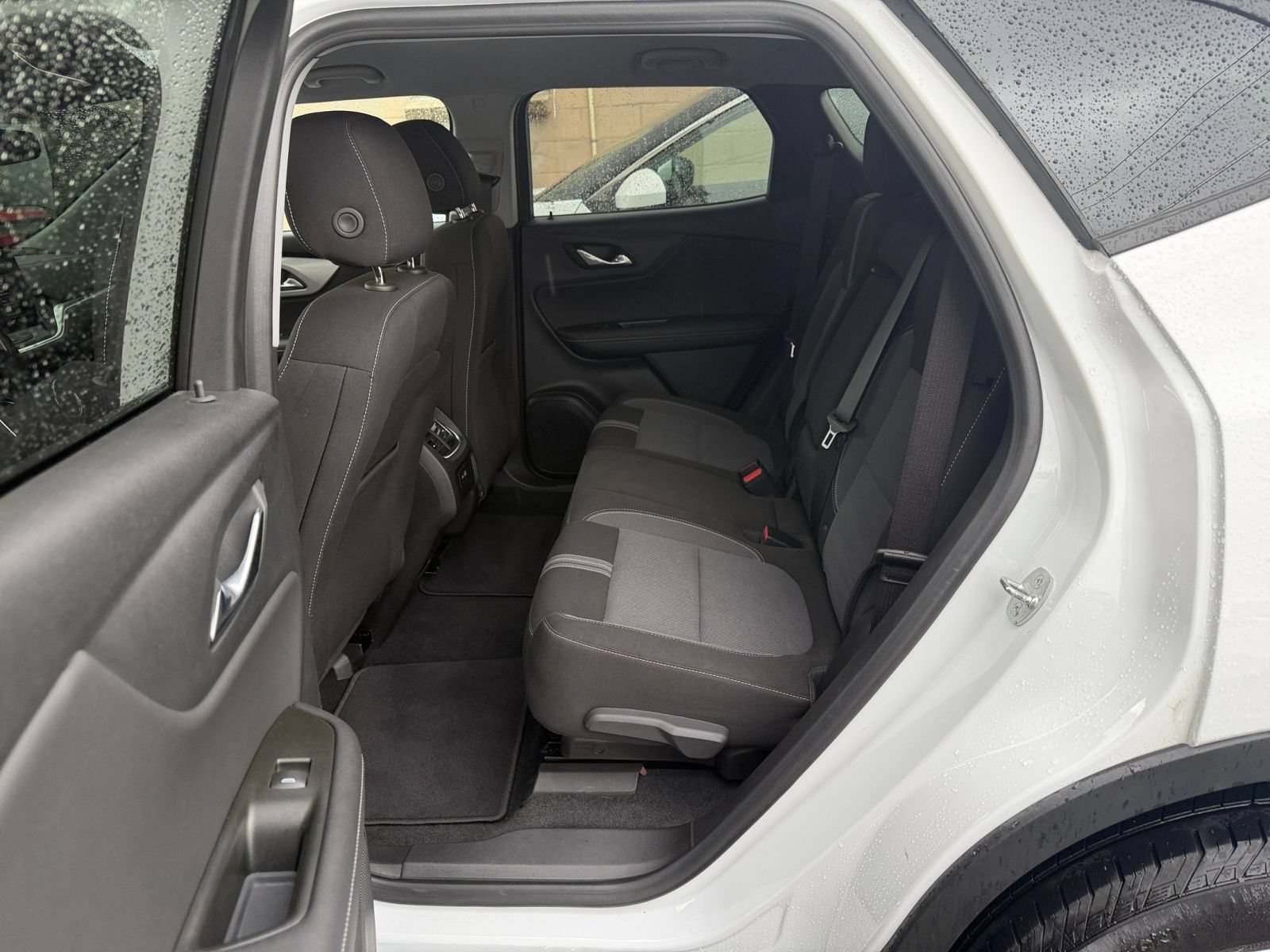 Used 2025 Chevrolet Blazer LT FWD image 27