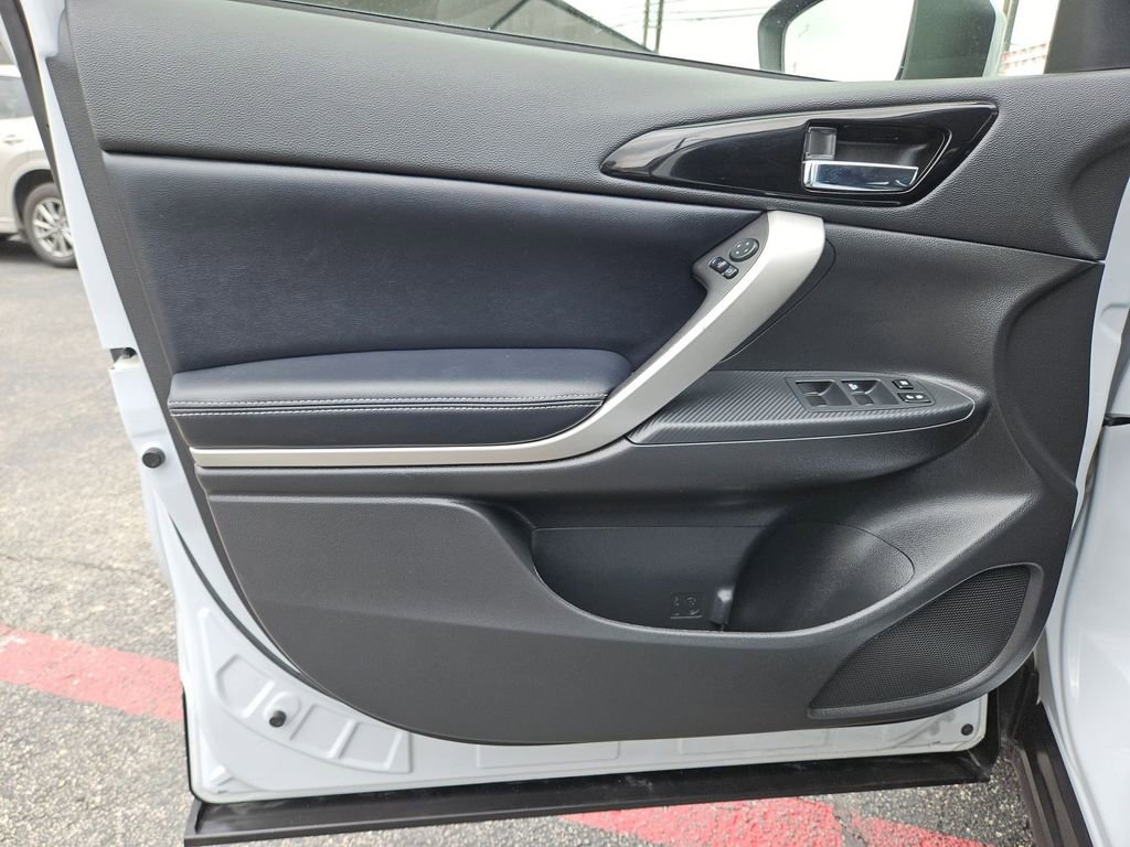 Used 2025 Mitsubishi Eclipse Cross SE AWD/4WD image 14
