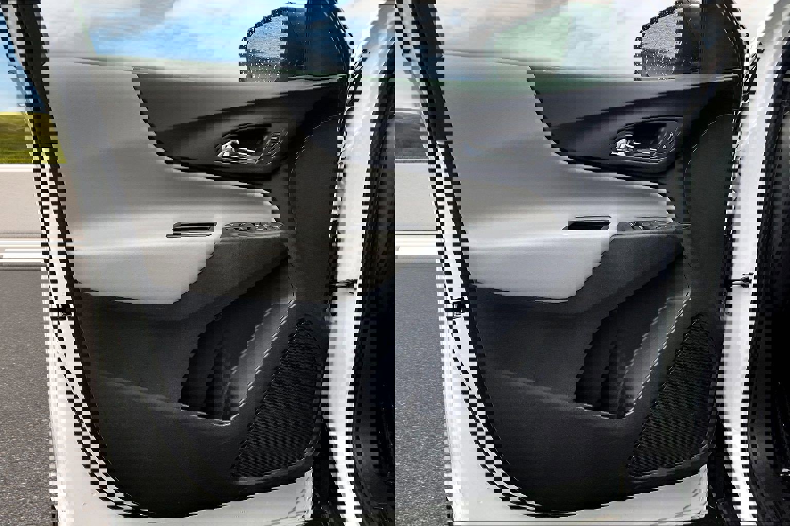 Used 2022 Chevrolet Equinox LS w/ LS Convenience Package image 12