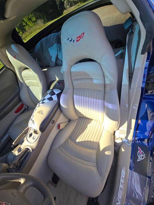 Used 2004 Chevrolet Corvette Coupe w/ Preferred Equipment Group image 21