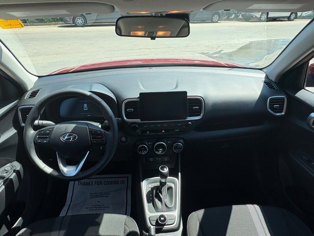 Used 2025 Hyundai Venue SEL FWD image 16