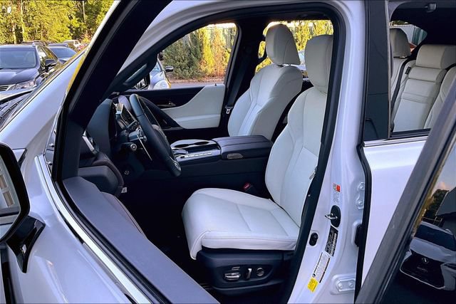 Certified 2025 Lexus LX 600 4WD w/ Accessory Package (2T) image 21