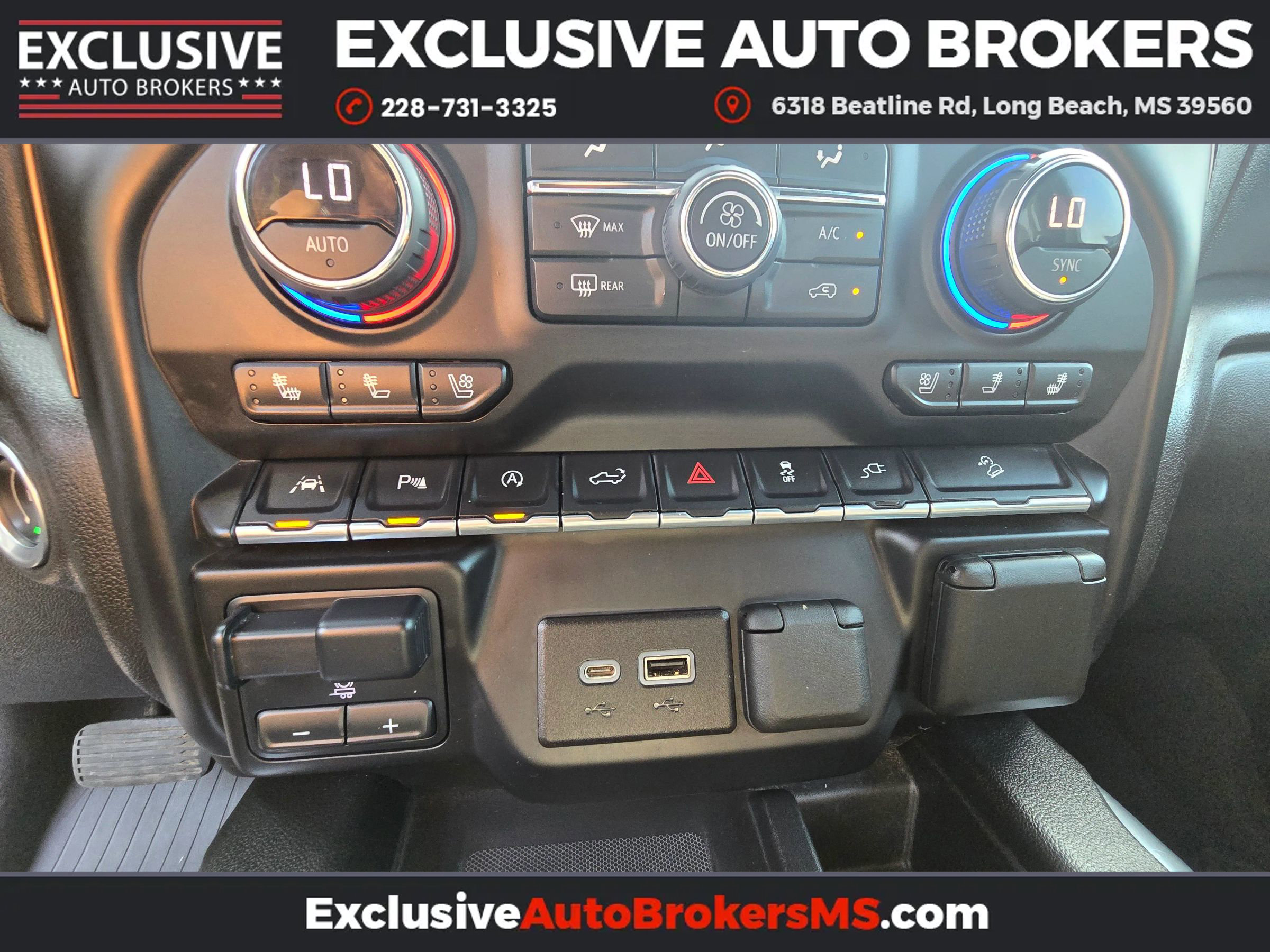 Used 2022 Chevrolet Silverado 1500 High Country w/ Technology Package image 29