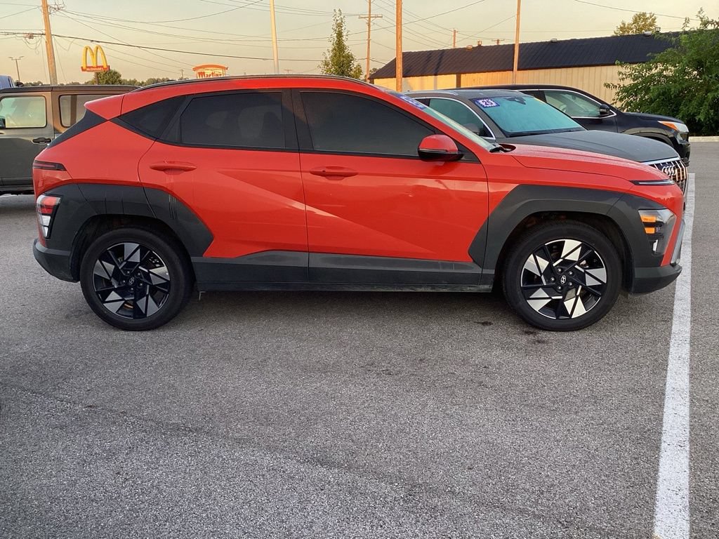 Used 2025 Hyundai Kona SEL FWD image 8
