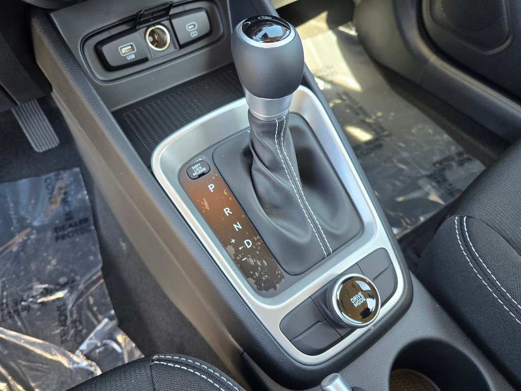 New 2025 Hyundai Venue SEL image 18