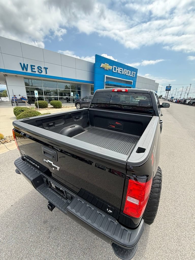 Used 2018 Chevrolet Silverado 1500 LT w/ All Star Edition AWD/4WD image 5