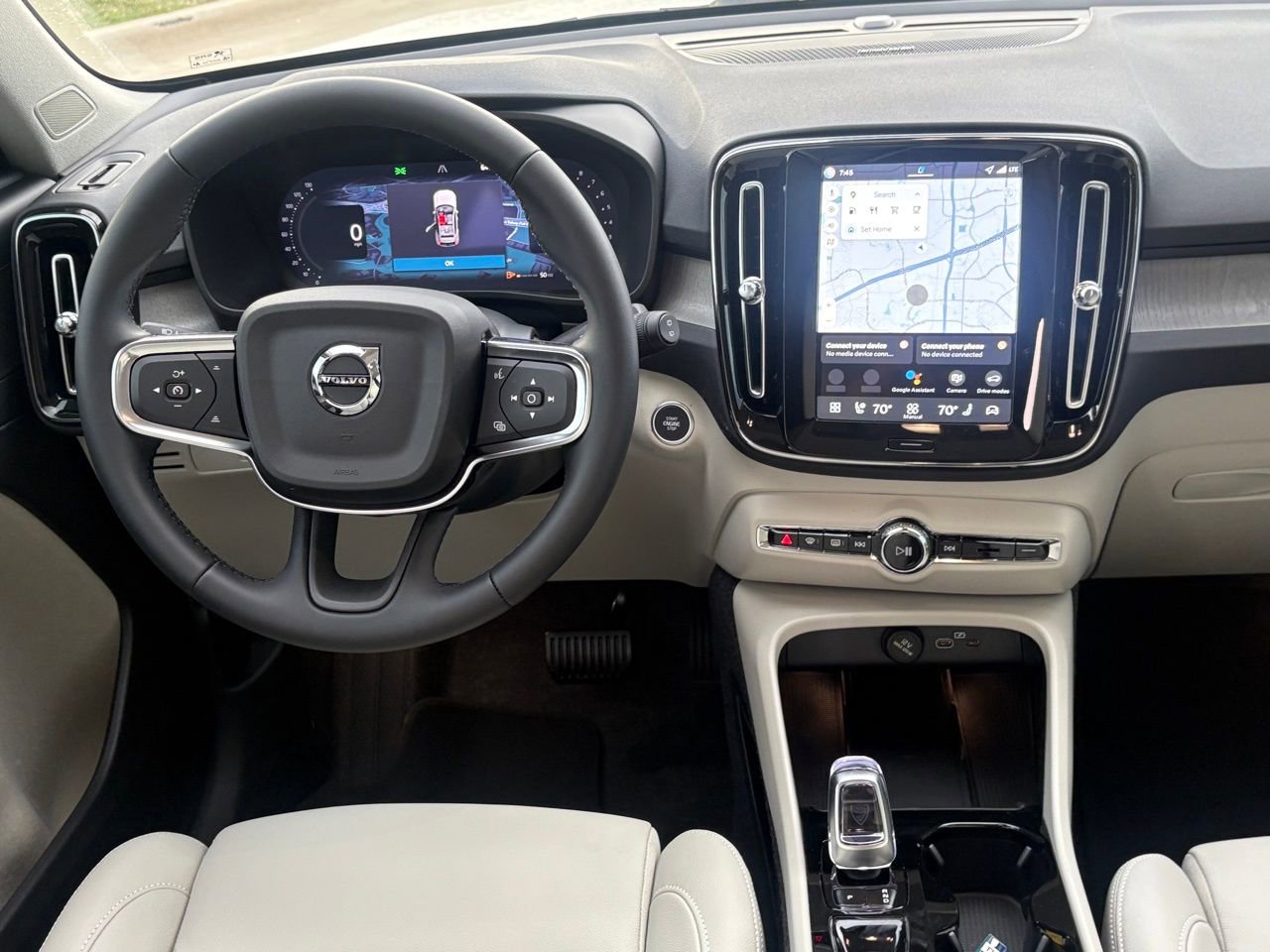 New 2026 Volvo XC40 B5 Plus w/ Protection Package Premier image 11