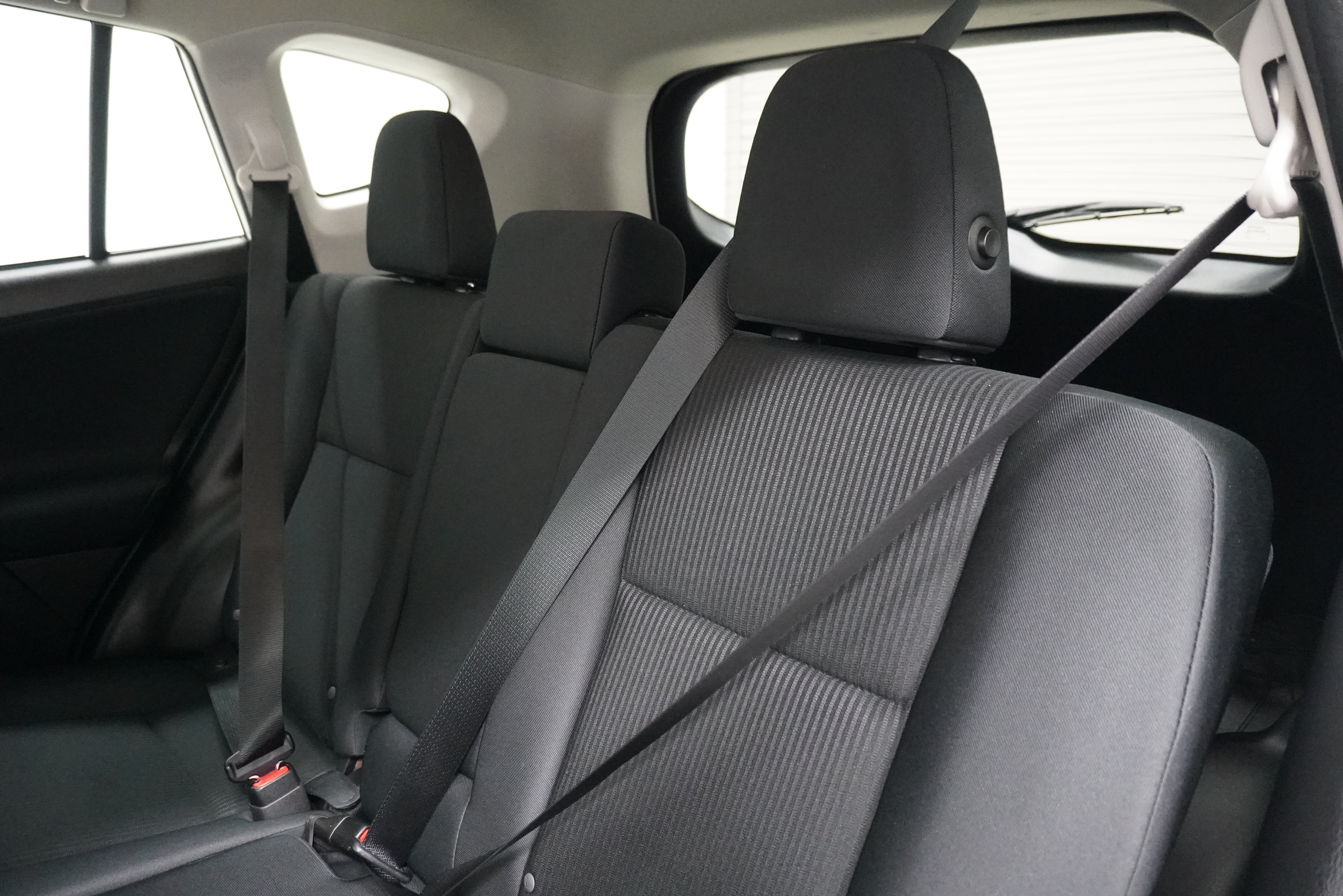 Used 2017 Toyota RAV4 LE FWD image 13