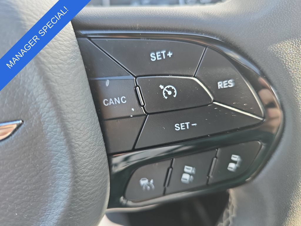 Used 2025 Chrysler Pacifica Limited FWD image 20