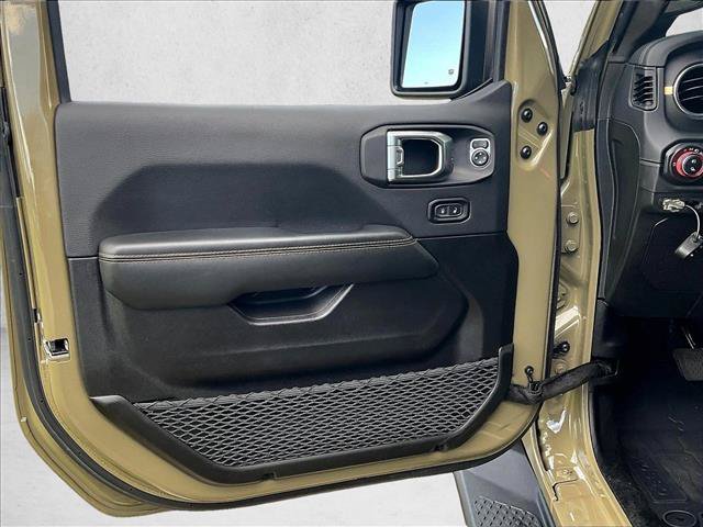 Used 2025 Jeep Gladiator Sport AWD/4WD image 17