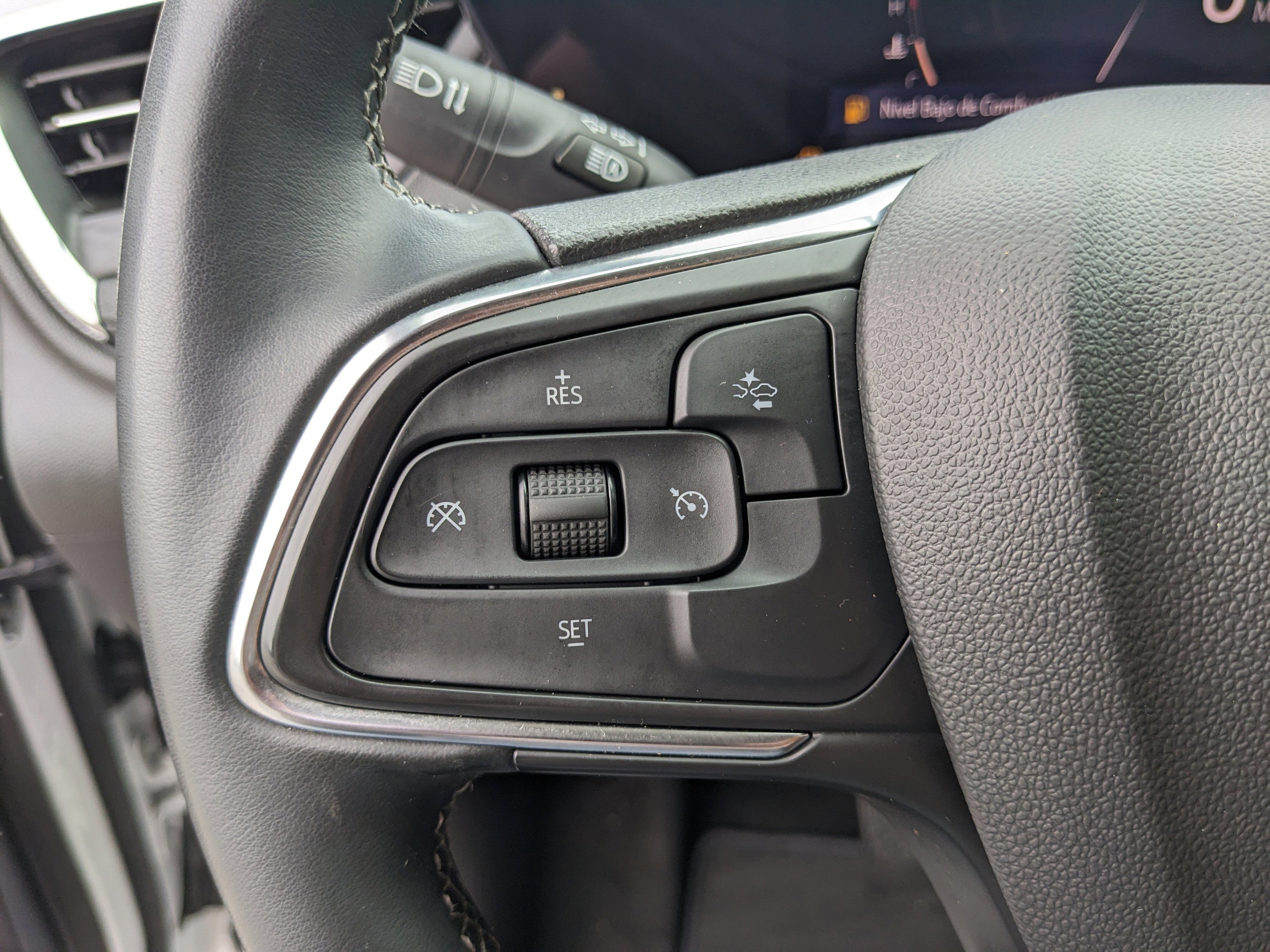 Used 2025 Buick Encore GX Preferred FWD image 32