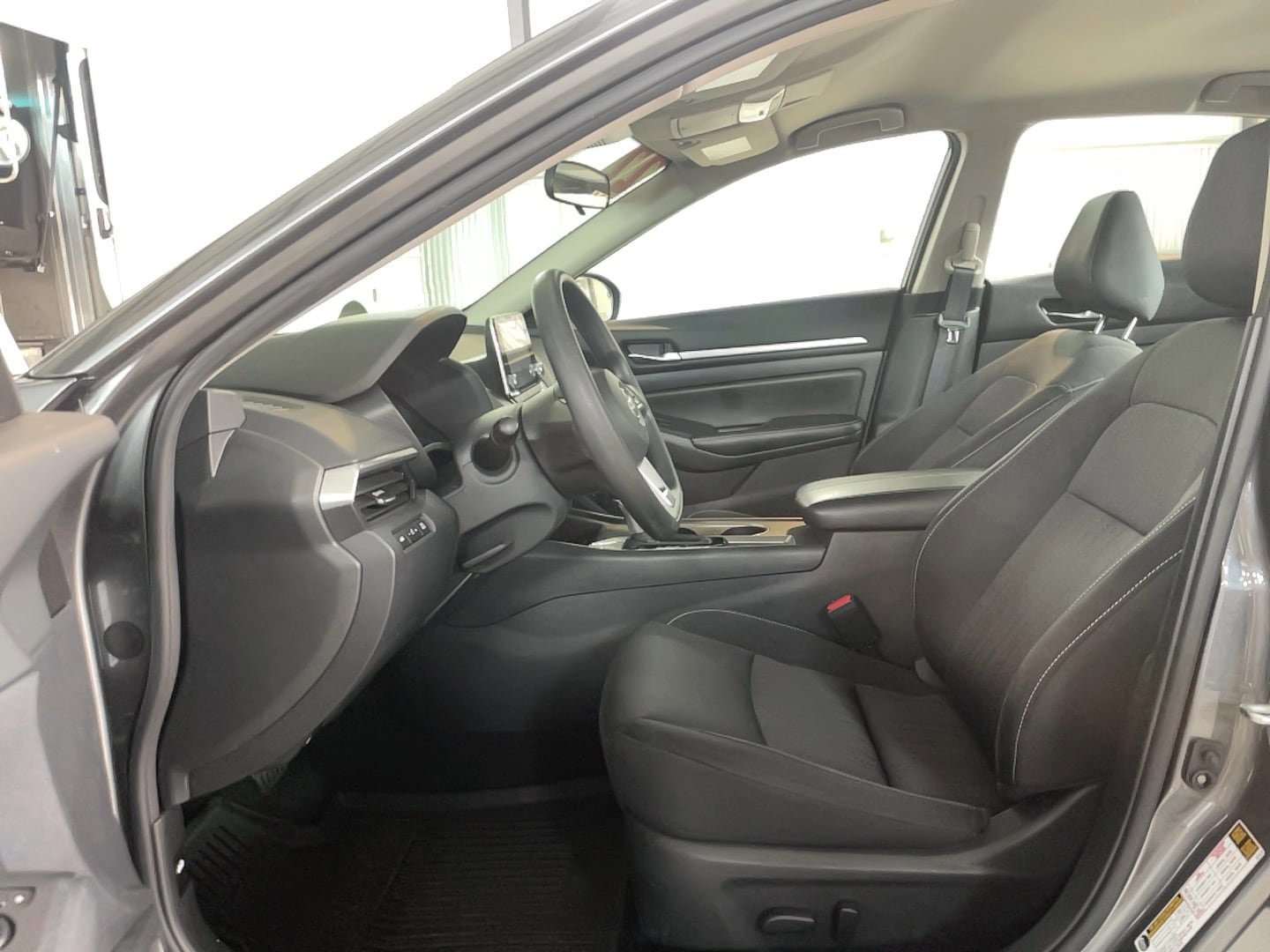Used 2022 Nissan Altima 2.5 SV AWD/4WD image 5