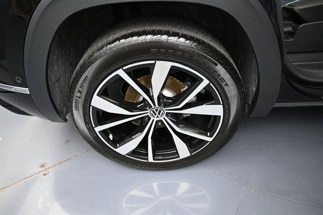 Used 2025 Volkswagen Atlas Cross Sport SEL Premium R-Line AWD/4WD image 27