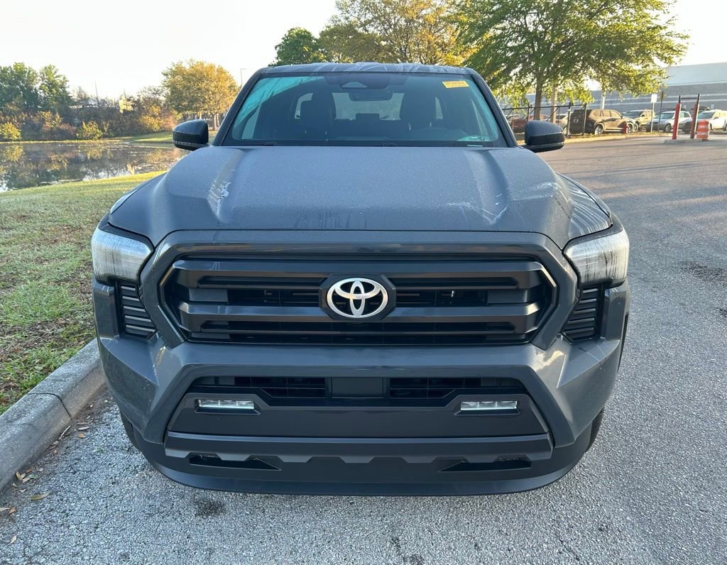 Certified 2025 Toyota Tacoma SR5 AWD/4WD image 8