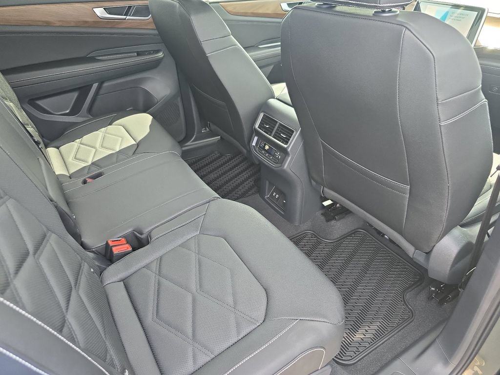 New 2026 Volkswagen Atlas SE FWD image 11