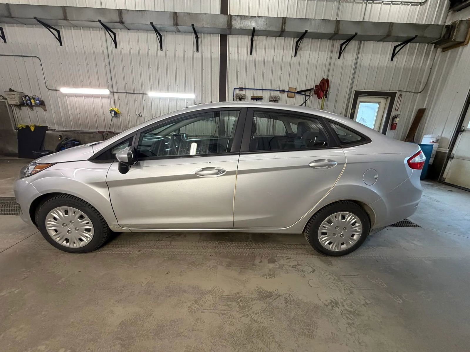 Used 2016 Ford Fiesta S FWD image 3