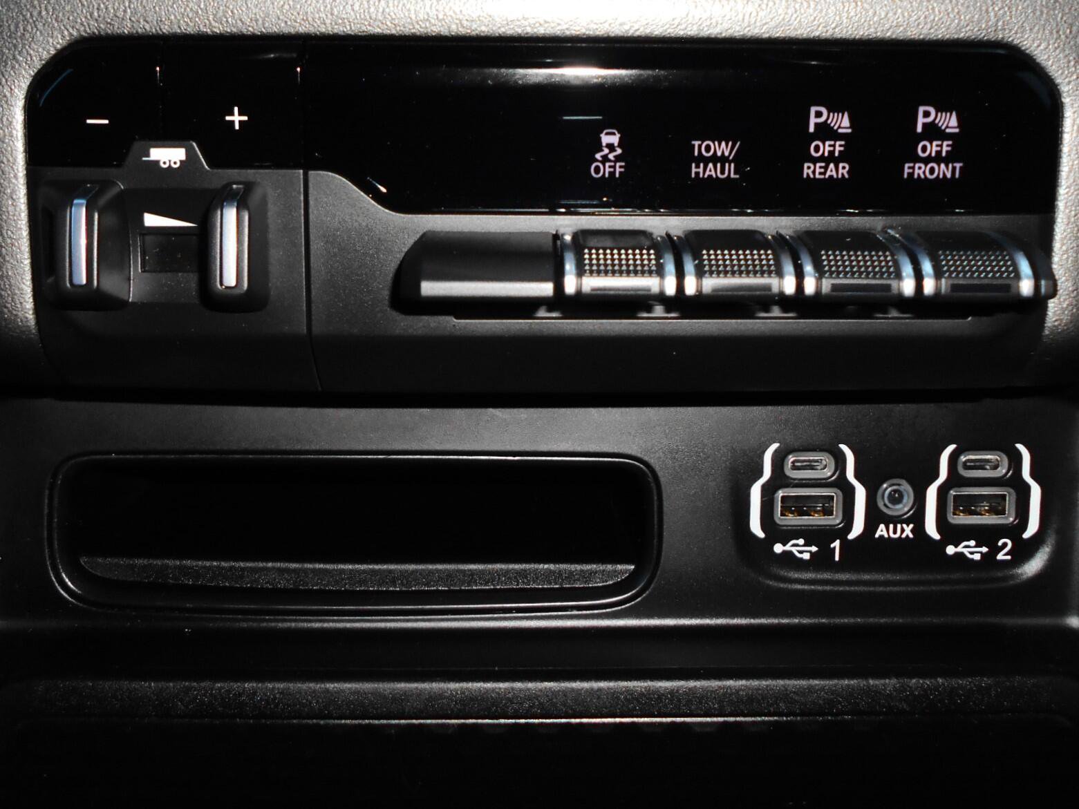 Used 2022 RAM 1500 Big Horn AWD/4WD image 14