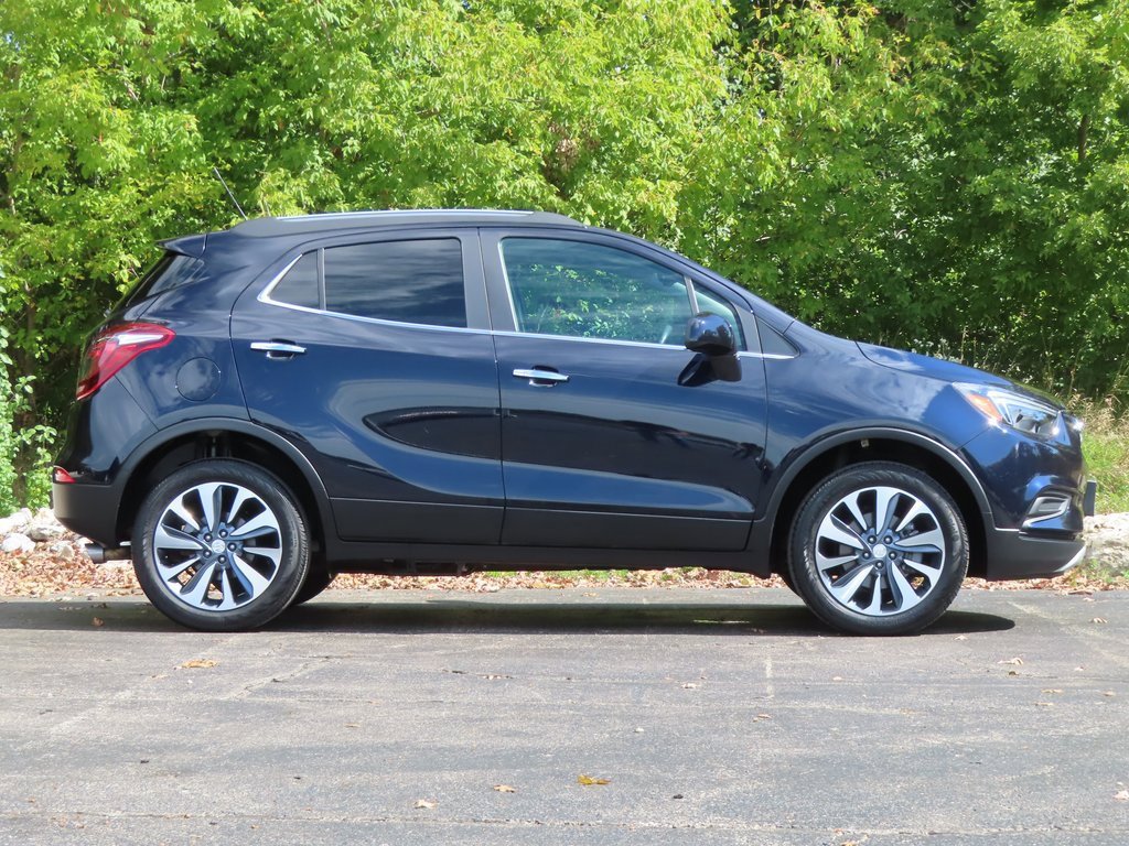Used 2022 Buick Encore Preferred image 2