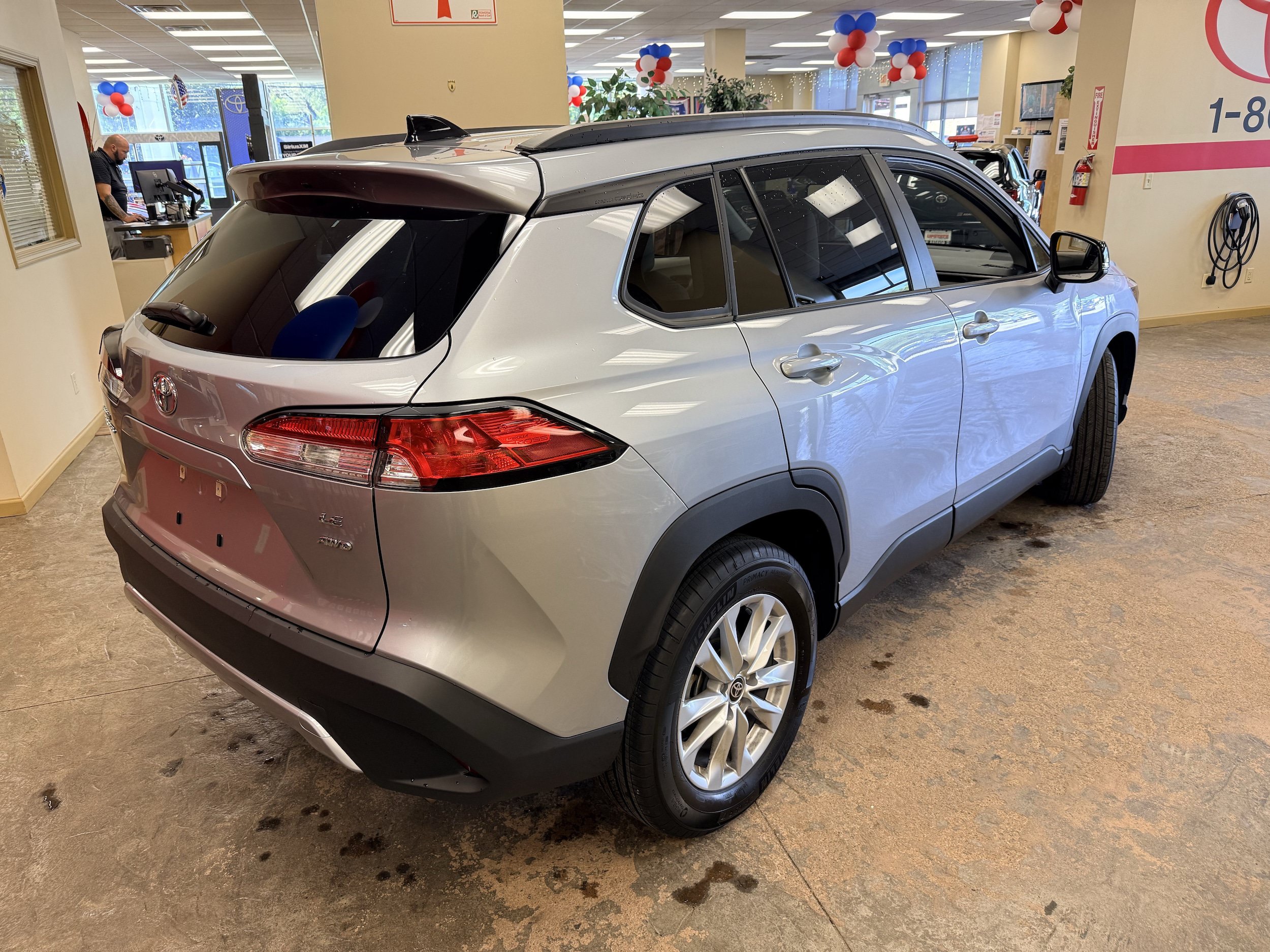 Used 2025 Toyota Corolla Cross LE AWD/4WD image 15