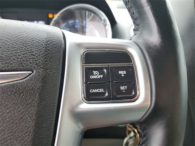 Used 2011 Chrysler Town & Country Touring image 13