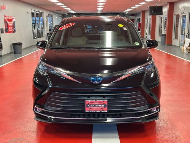 Certified 2024 Toyota Sienna XLE w/ XLE Plus Package AWD/4WD image 8