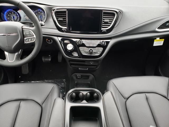 New 2026 Chrysler Pacifica Select image 8