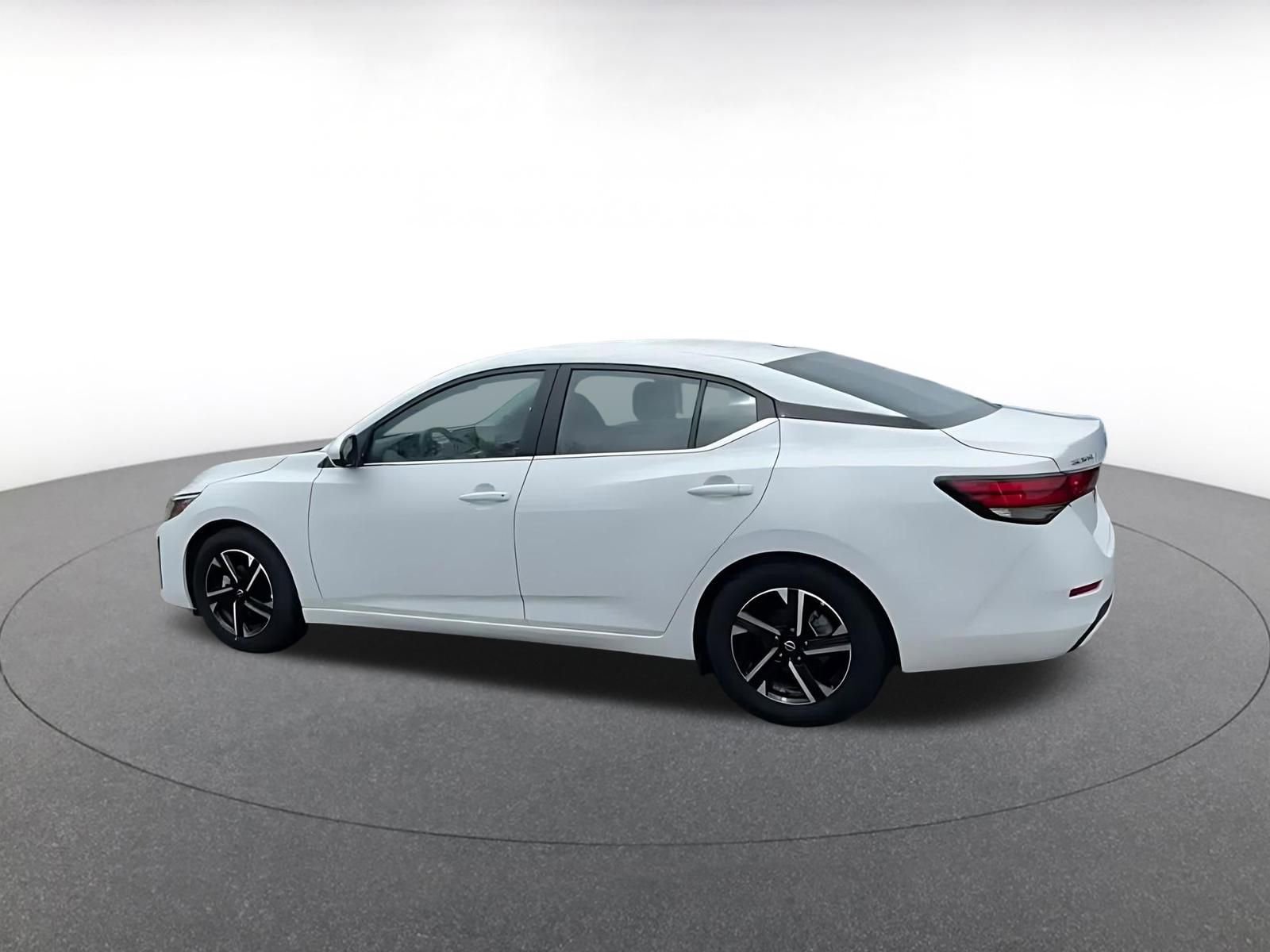 Used 2025 Nissan Sentra SV image 9