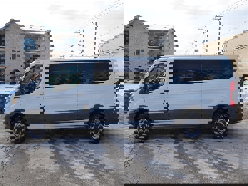 Used 2015 Ford Transit 350 XL image 4