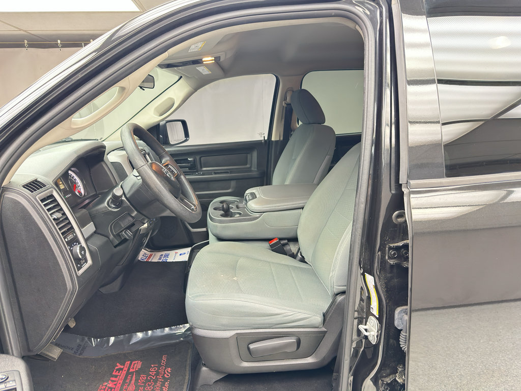 Used 2018 RAM 1500 Express w/ Express Value Package AWD/4WD image 11