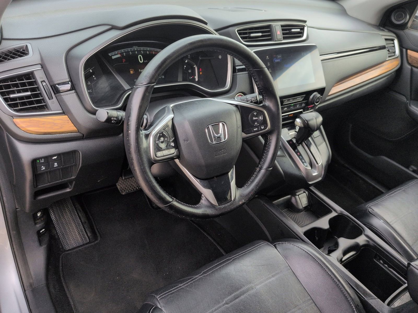 Used 2018 Honda CR-V Touring image 2