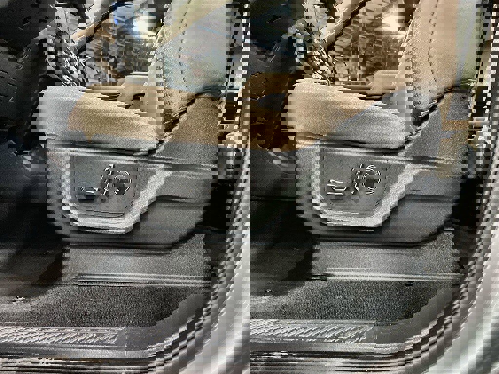 Used 2024 Ford Expedition Max Limited image 13