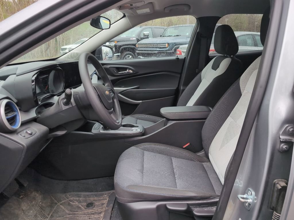 Used 2024 Chevrolet Trax LS FWD image 9