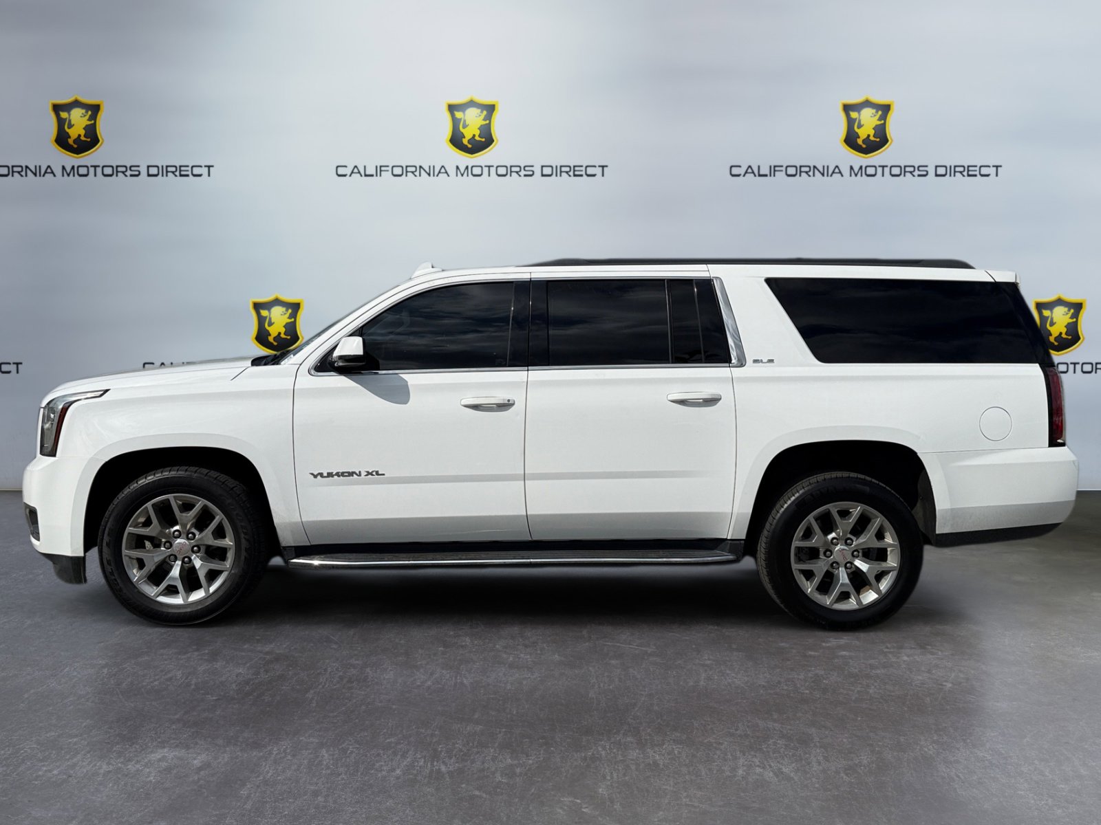 Used 2020 GMC Yukon XL SLE w/ SLE Value Package RWD image 2
