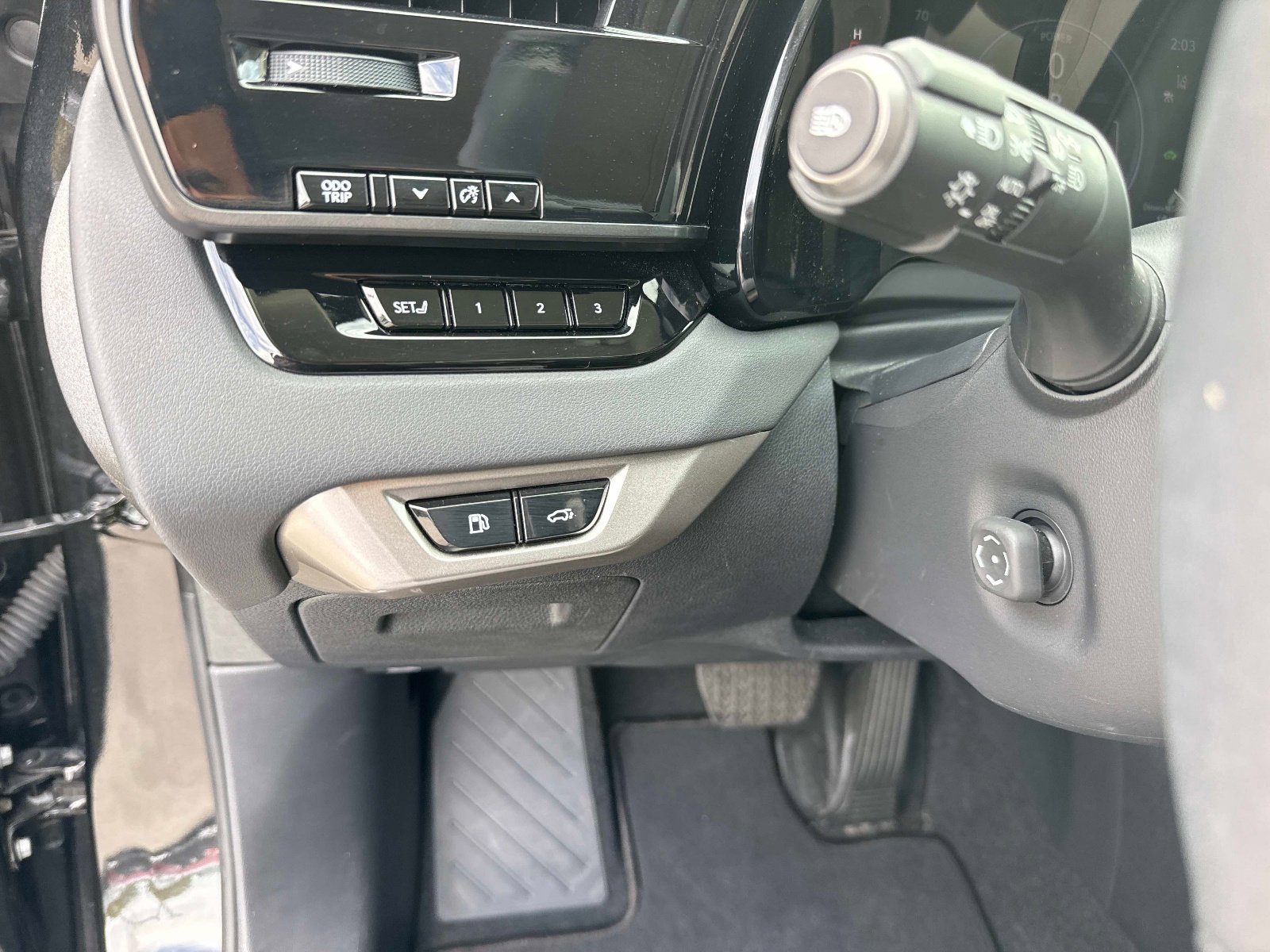 Used 2023 Lexus RX 350 w/ Accessory Package (Z1) image 33