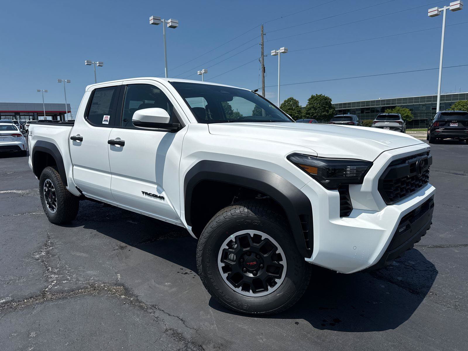 Used 2026 Toyota Tacoma TRD Off-Road w/ TRD Off Road Upgrade Package AWD/4WD image 2
